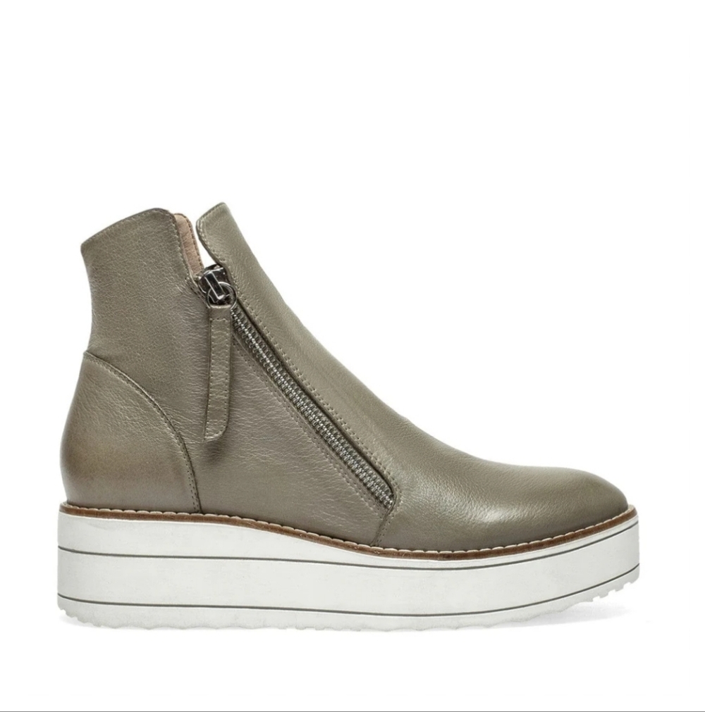 Silent D Nene Leather Platform Ankle Boots In Khaki Size 41 Or 10